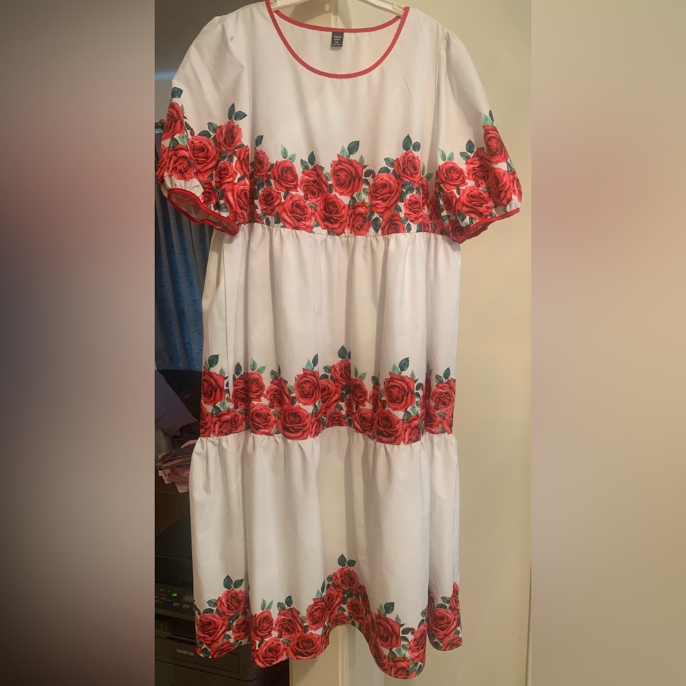 ♥️♥️SHEIN Curve PLUS SIZE white dress with red flower design!♥️♥️LOOSE & FLOWY!
